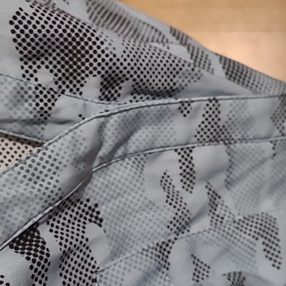 Sleeveless Blue Patterned top - Picture 2 of 3